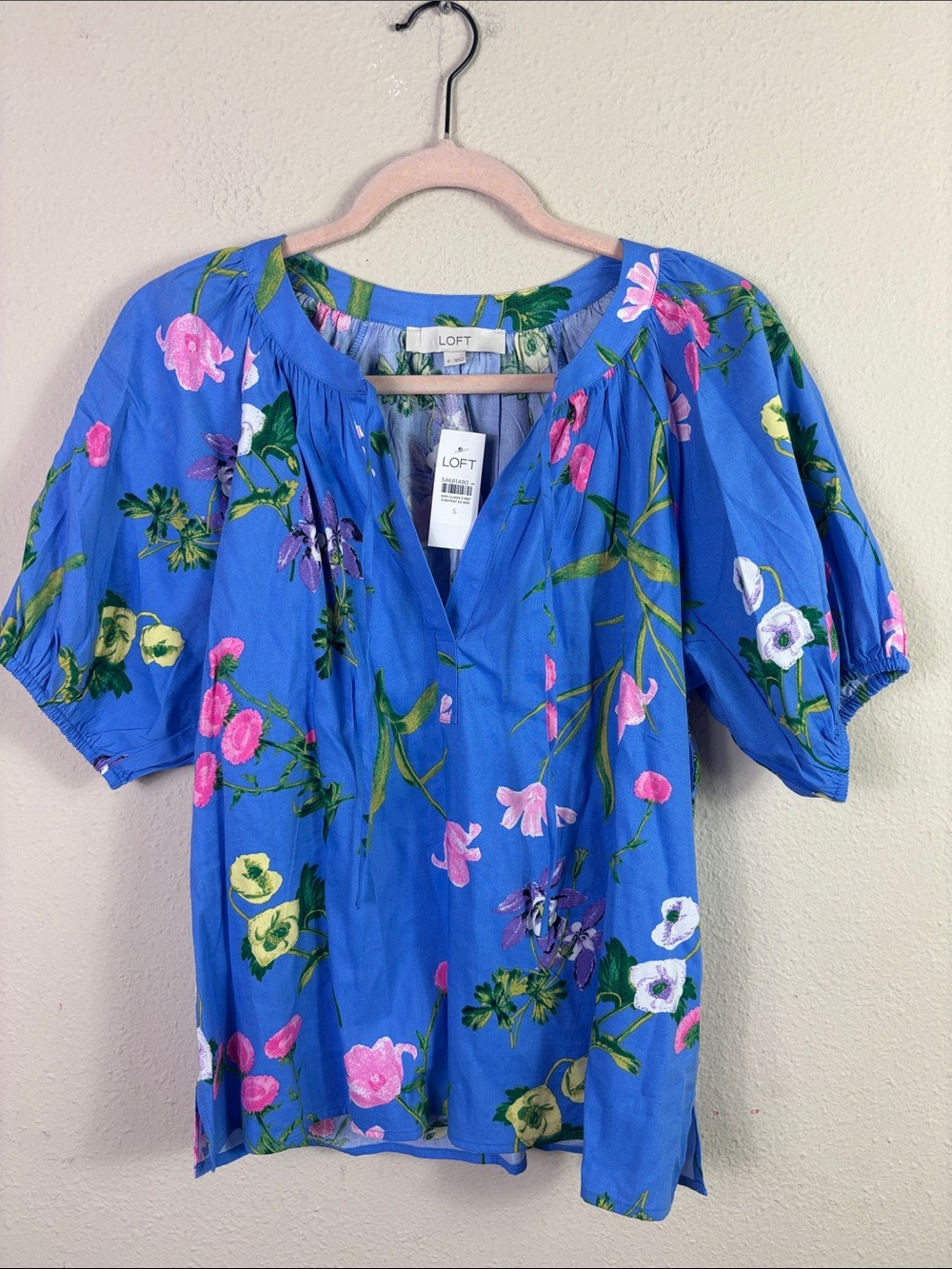 NWT Loft Blue Floral Tie Neck Short Sleeve top Blouse size small